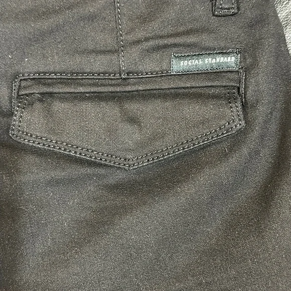 Social Standard by Sanctuary Logan Black Crop Utility Pant Zipper Ankle … - Picture 10 of 12